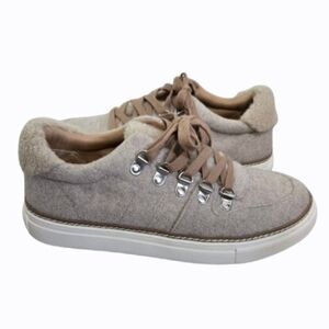 Crown Vintage Kalita Sneakers Women's Size 8 Beige Faux Suede Casual Luxury